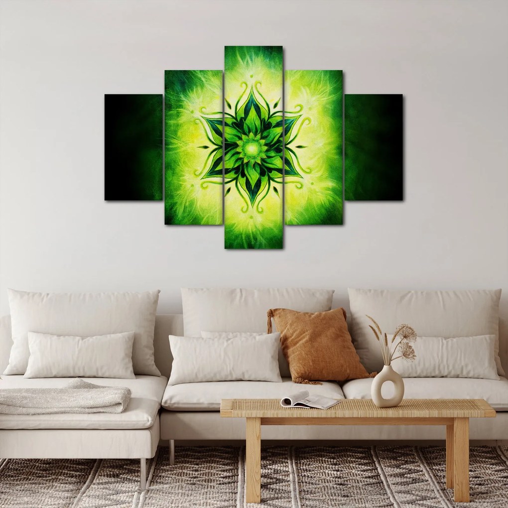 Obraz - Kvetinová mandala v zelenom pozadí (150x105 cm)