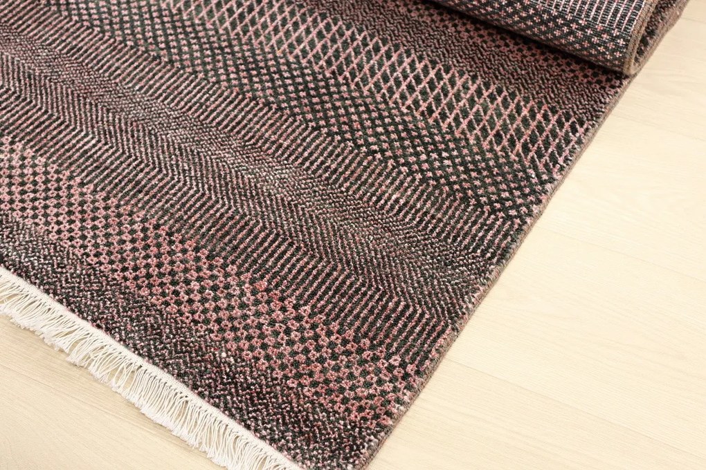 Diamond Carpets koberce Ručne viazaný kusový koberec Diamond DC-MCN Black / rust - 180x275 cm