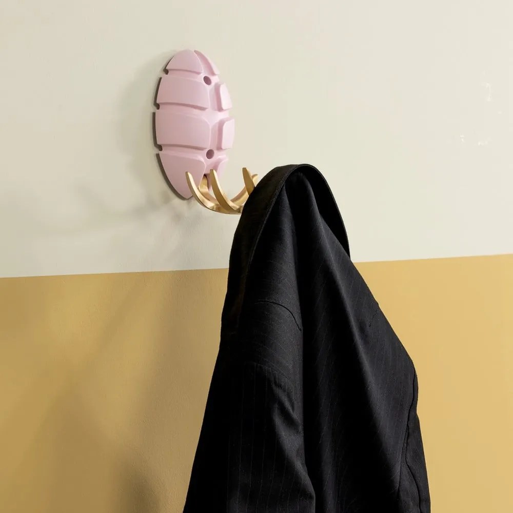 Svetloružový/v zlatej farbe nástenný plastový háčik Bug – Spinder Design