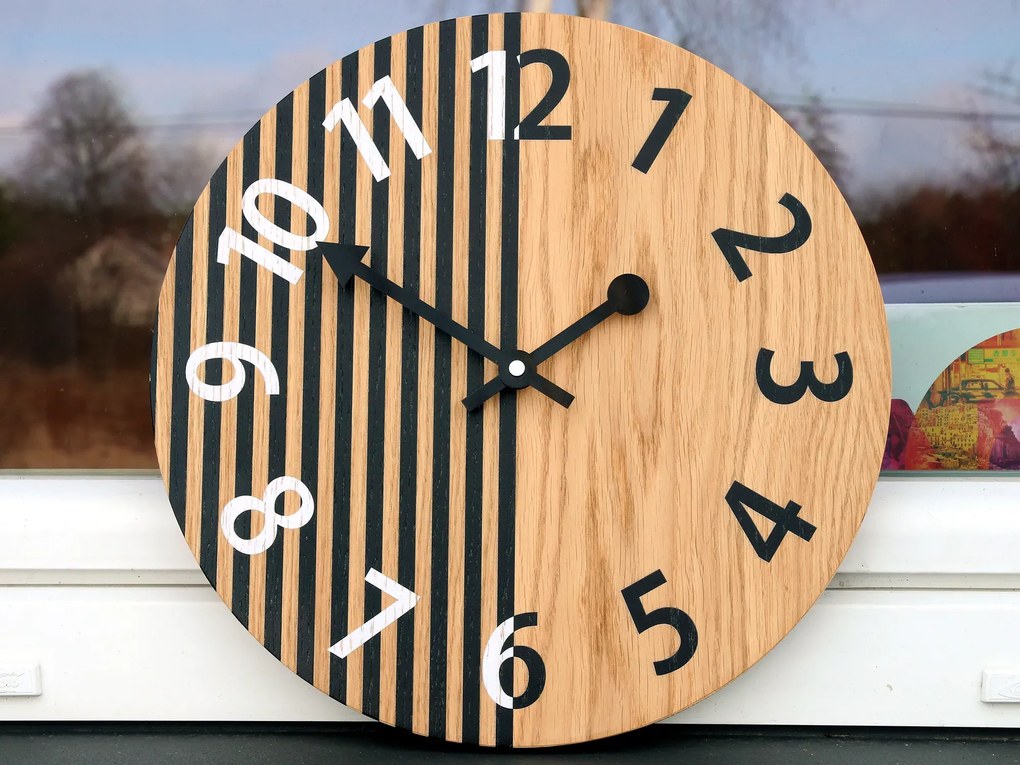 Drevené nástenné hodiny Nepal 33 cm dub prírodný/čierny