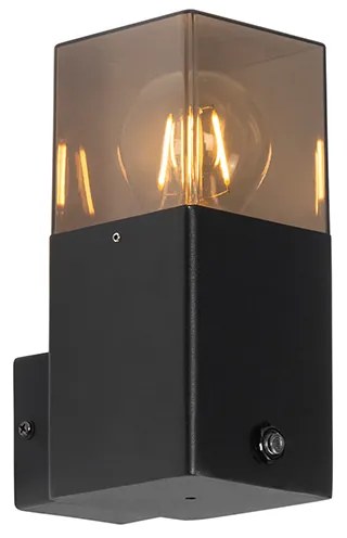 Vonkajšia nástenná lampa čierna IP44 s senzorom súmraku až úsvitu - Dánsko