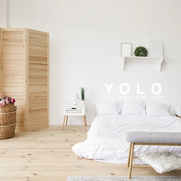 Sablio Samolepka na stenu: nápis YOLO - 120x32 cm