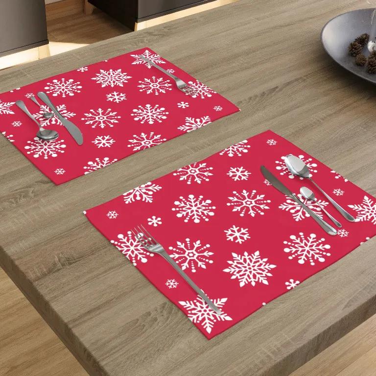Goldea vianočné bavlnené prestieranie na stôl - vzor vločky na žiarivo červenom - 2ks 30 x 40 cm