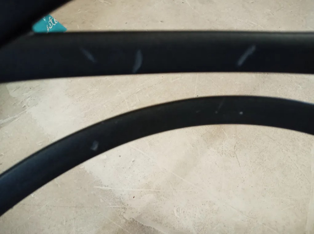 AKCIA Čierna plastová stolička KATO II. akosť