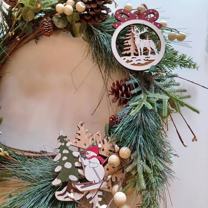 DECOLED Ozdoba s jeleňom, 10 x 12,5 cm, drevená