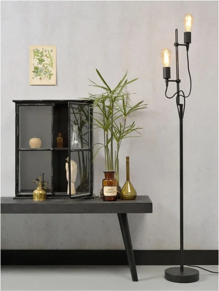 Čierna stojacia lampa s kovovým tienidlom (výška 152 cm) Seattle – it's about RoMi