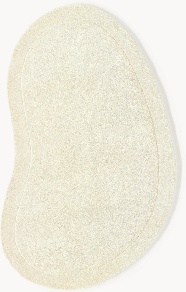 Ručne tuftovaný vlnený koberec v organickom tvare Kadey