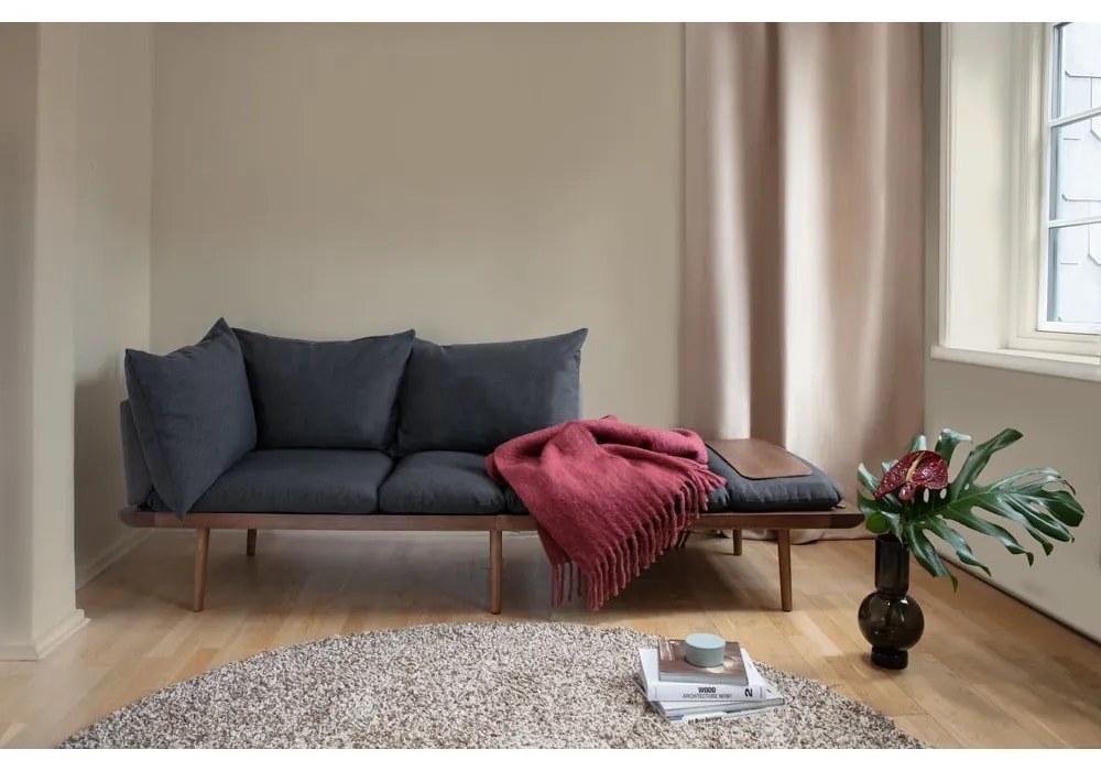 Antracitovosivá lavica Lounge Around – UMAGE