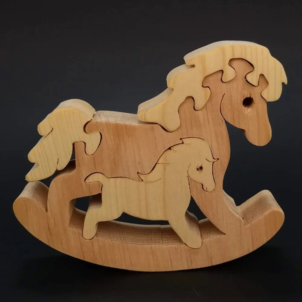 AMADEA Drevené puzzle hojdací kôň, masívne drevo dvoch druhov drevín, 13,5x11,5x3 cm