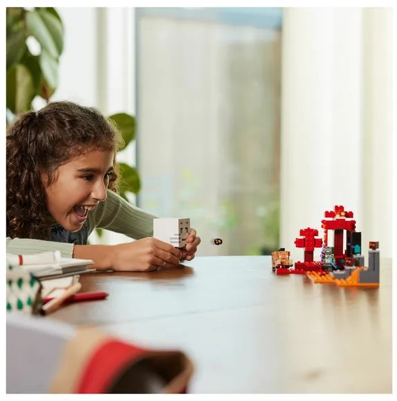 Lego Minecraft 21255 Prepadnutie portálu do Netheru  (100378705)