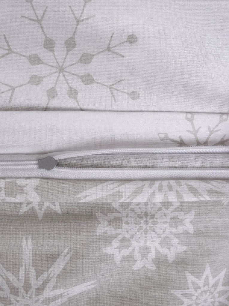 Vianočné francúzske bavlnené obliečky Renforcé – Vločky sivé