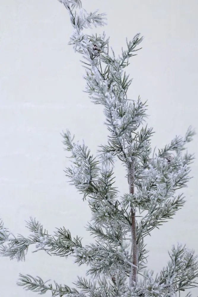 Zasnežený vianočný stromček v jute a so šiškami Pine Tree - 55*120 cm