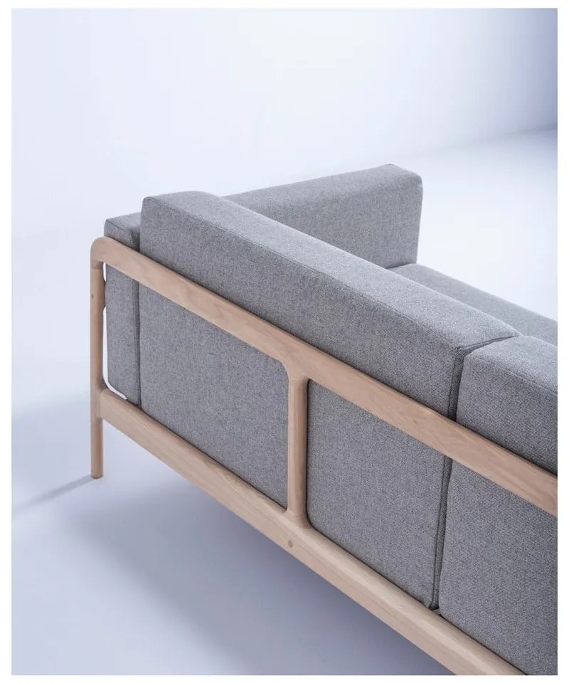 Sivá pohovka s konštrukciou z masívneho dubového dreva Gazzda Fawn Plus, 240 cm