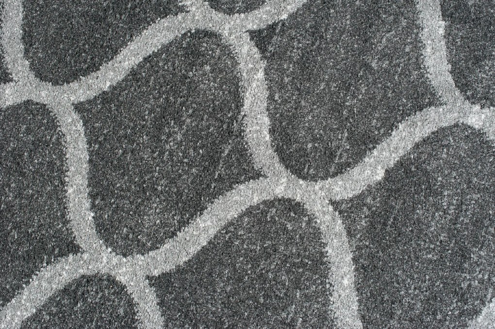 TA Koberec E665A TMAVOSIVÉ SARI BSF Rozmer: 120x500 cm