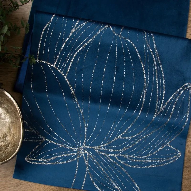 Dekorstudio Elegantný zamatový behúň na stôl BLINK 12 granátovomodrý Rozmer behúňa (šírka x dĺžka): 35x180cm