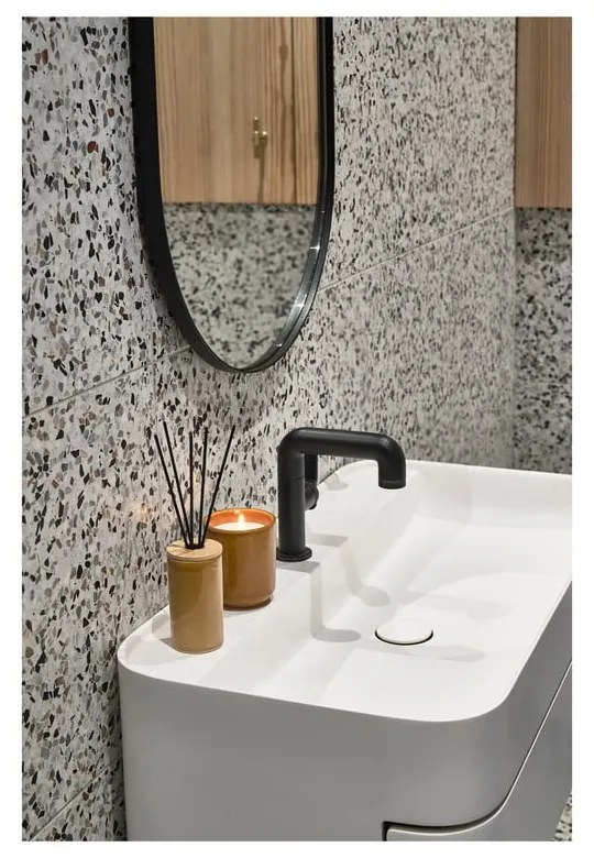 Vonná sviečka doba horenia 30 h Iris Spicy Sandalwood – Villa Collection