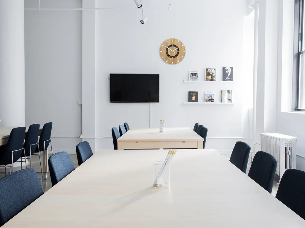 Dřevěné nástěnné hodiny Atena 33 cm žluté/bílé