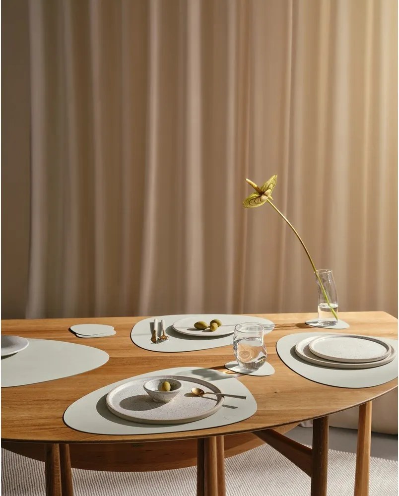 Prestieranie z eko kože 37x44 cm Curve L Nupo – LIND DNA