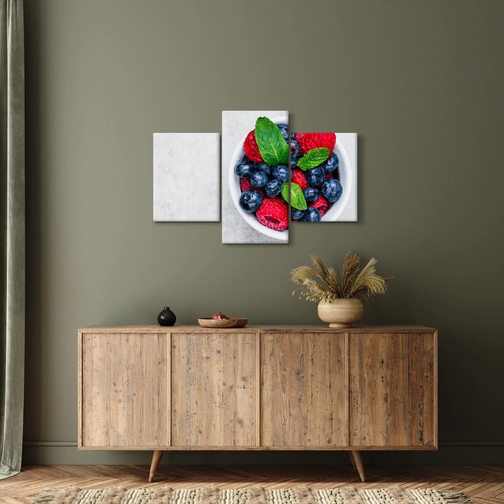 Obraz - miska s lesným ovocím (90x60 cm)