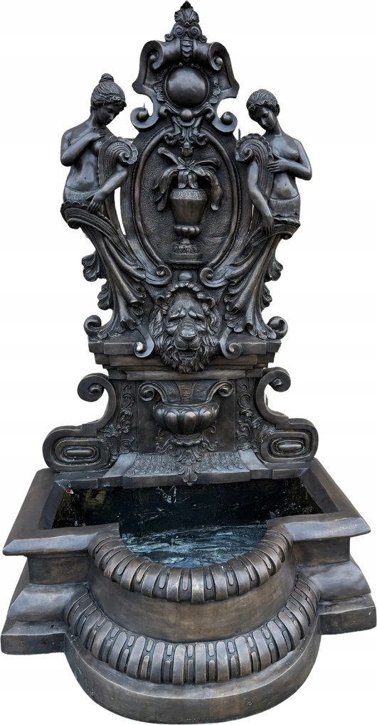 Fontána na zachytávanie vody stena Ženy z bronzu