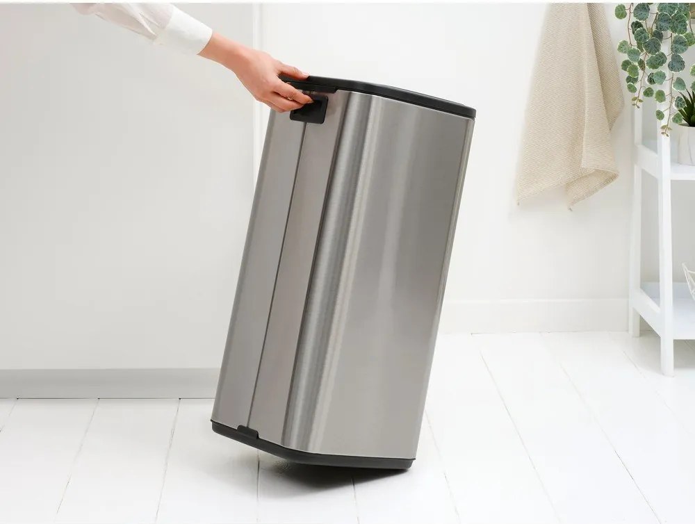 Dotykový oceľový odpadkový kôš v matne striebornej farbe 30 l Bo Touch – Brabantia