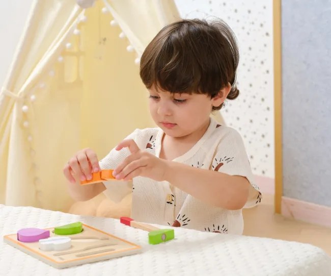 Drevená zelenina na krájanie pre deti Viga 44790