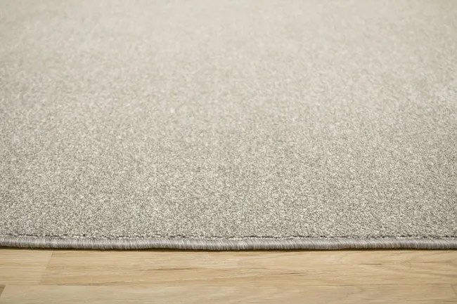 Metrážny koberec Sicily 375 sivý