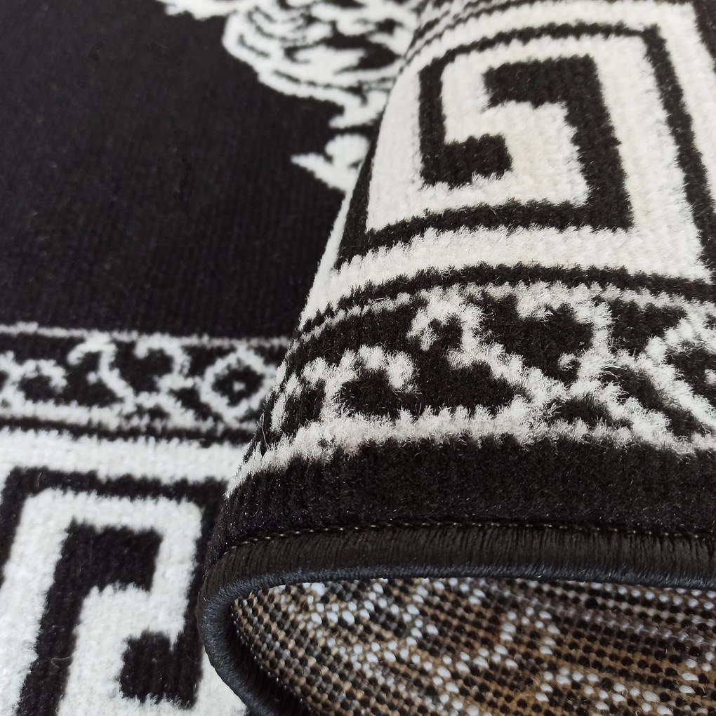 DY Čierno-biely koberec s gréckym vzorom Soho 11 Rozmer: 120x170 cm