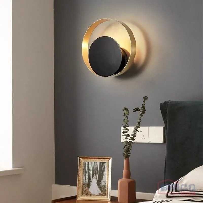 Nástenná lampa APP992-W čiernozlatá