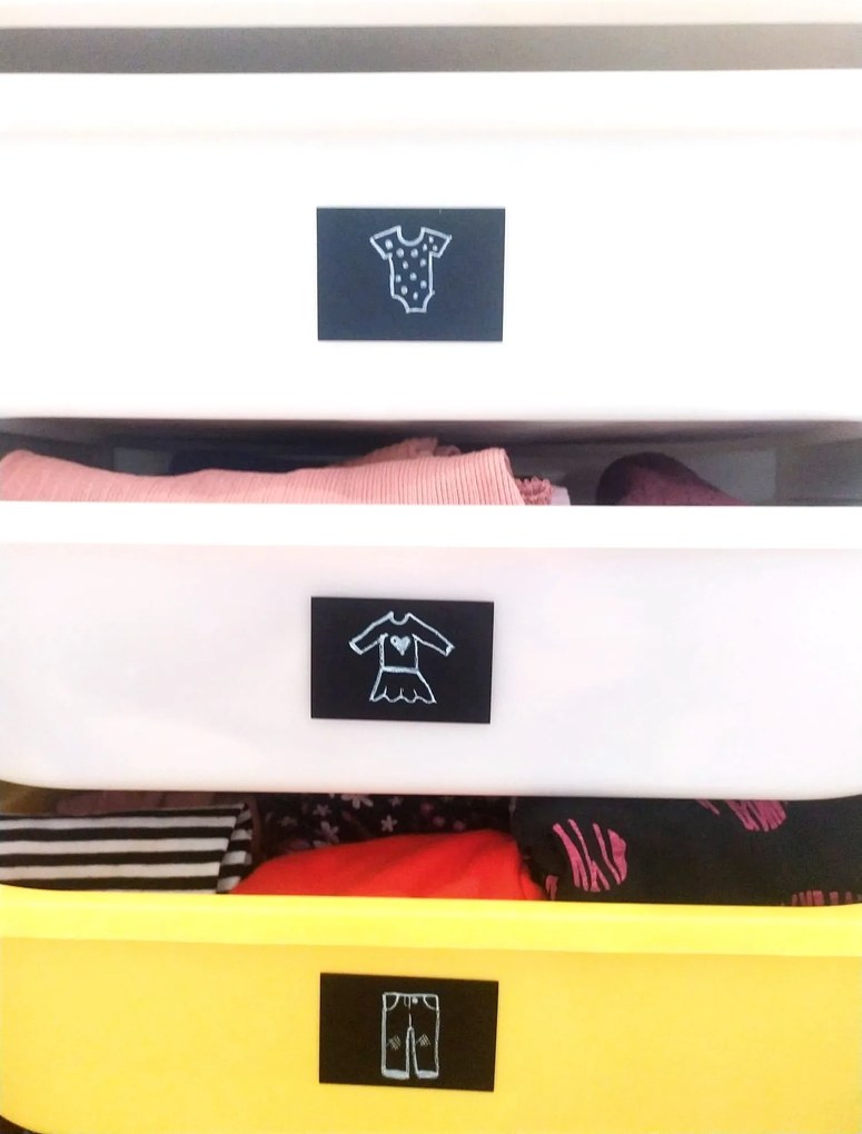 Sada štítkov / nálepiek, štítok čierny "OBDĹŽNIK" - 18 ks Farba: biela