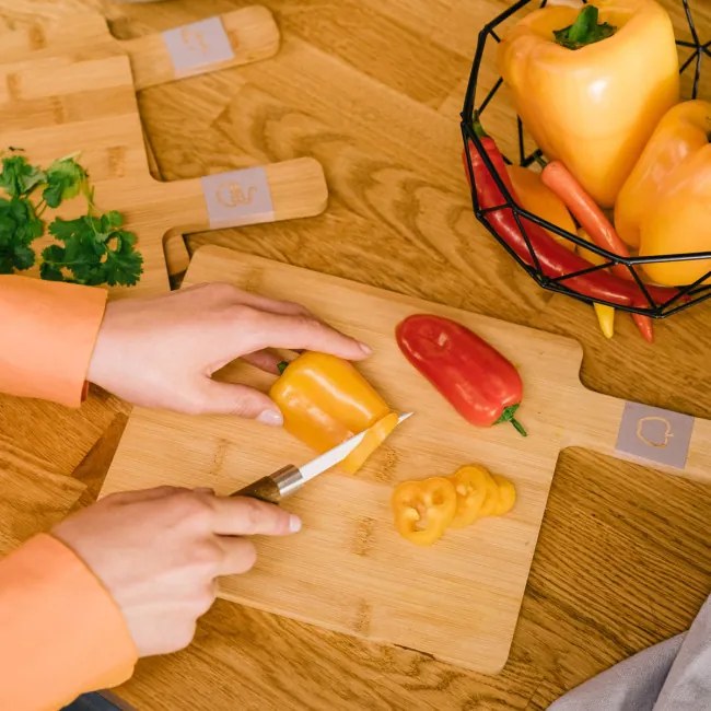 Sada štyroch dosiek na krájanie BAMBOU so sivou rúčkou SS22 812960 (4ks)