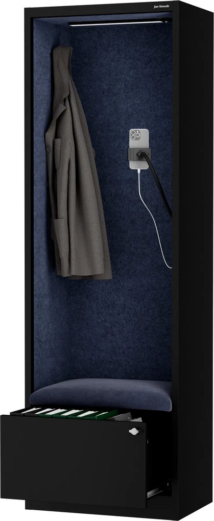 Kancelárska akustická kabína so sedadlom a portom USB-C, telo v čierny / sedák tmavomodrá v zelenej farbe, 600 mm: SALLY MentalBox