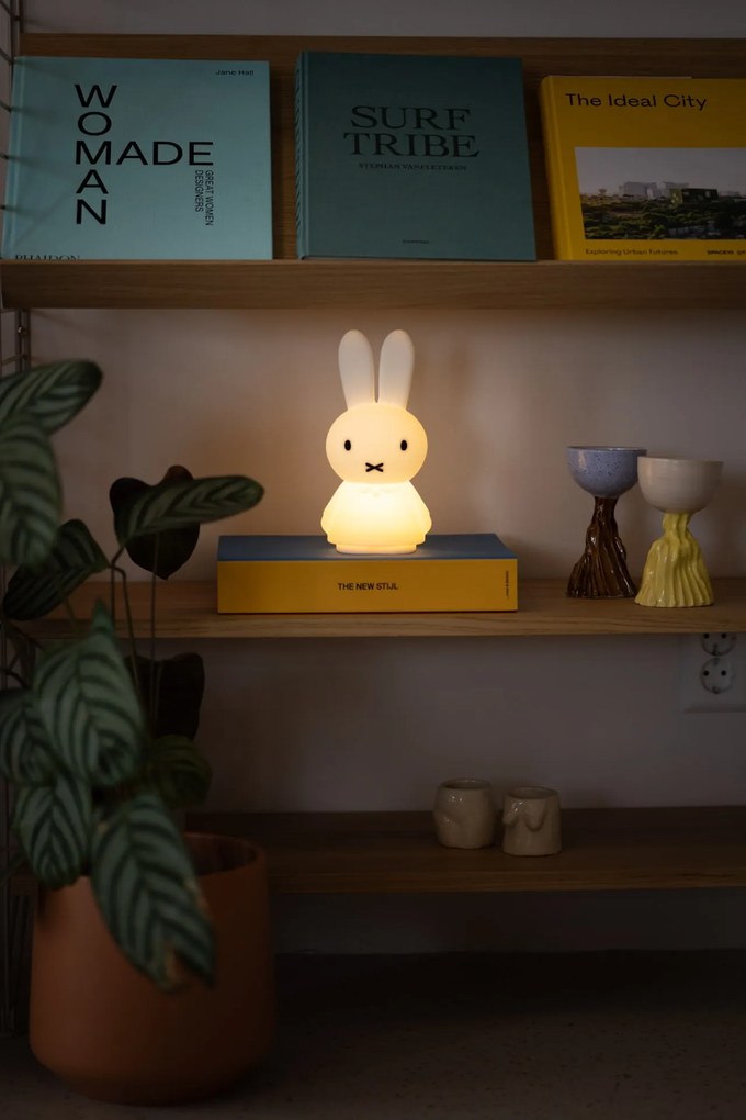 Mr Maria Stmievateľná LED lampička Miffy Shines 22 cm