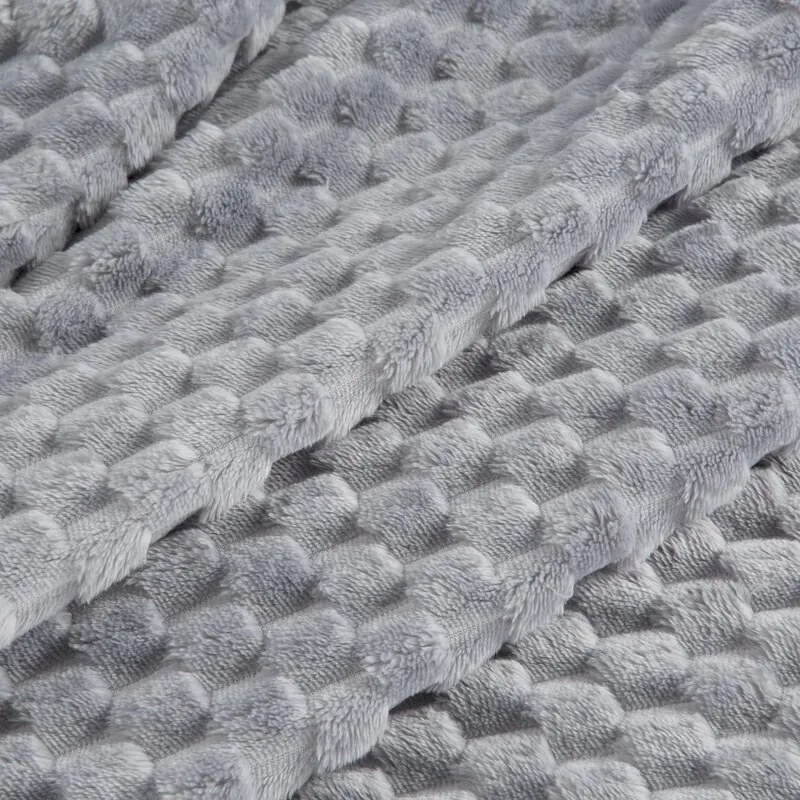 Dekorstudio Deka CINDY6 v striebornej farbe Rozmer deky: 150x200cm