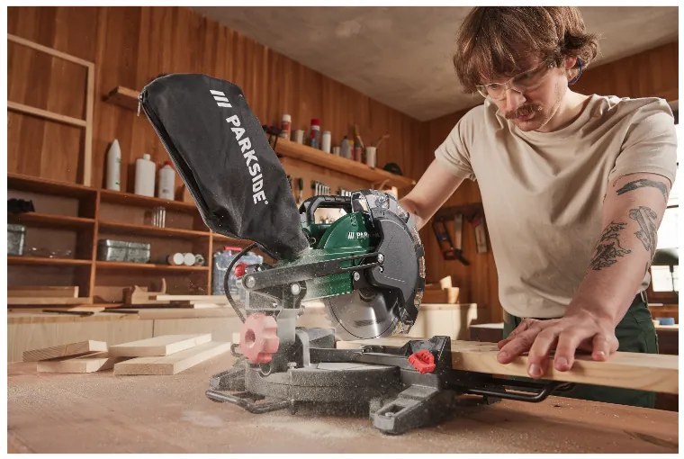 Parkside®  Skracovacia a pokosová píla PKS 1500 C4  (100391487)