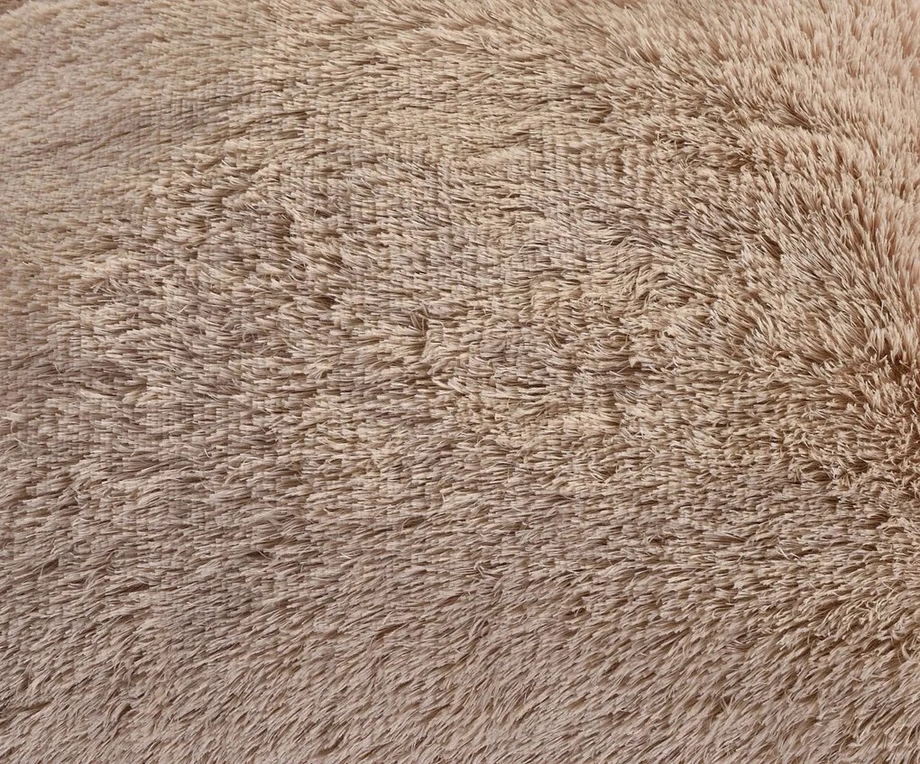 Dekorstudio Kožušinové posteľné obliečky PMJ 03 v béžovej farbe Varianta: Wybierz komplet pościeli: 3cz. 200x220 + 2 poszewki 70x80