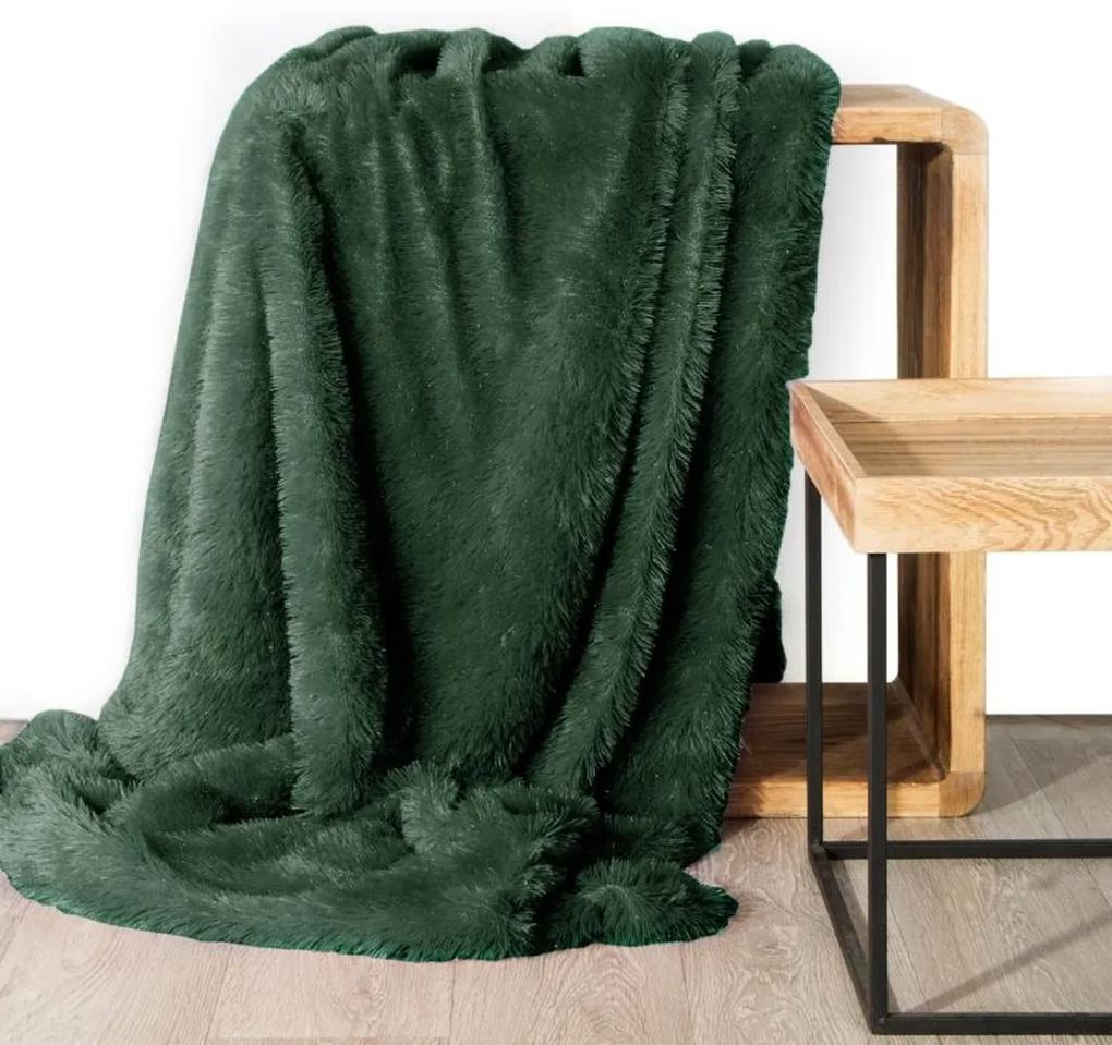 Jednofarebná chlpatá deka zelenej farby
