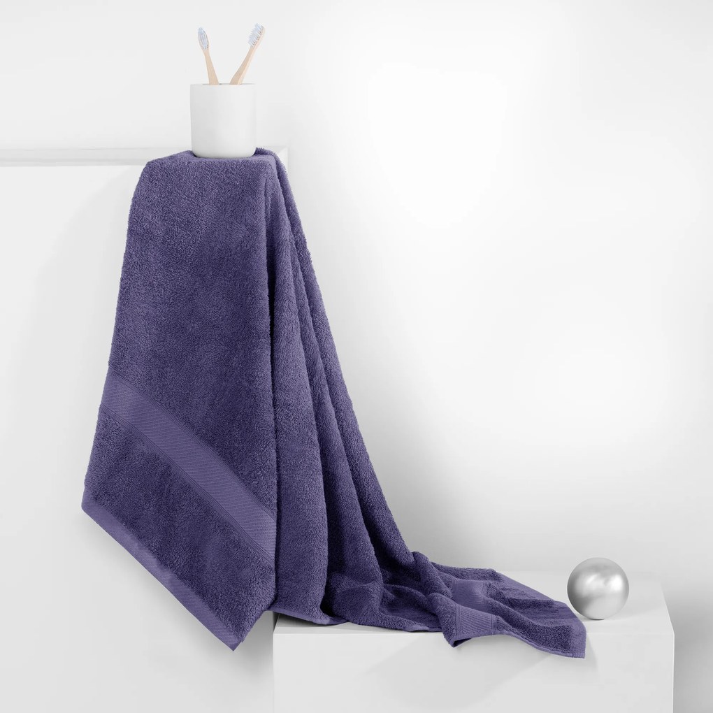 Bavlnený uterák DecoKing Bira fialový