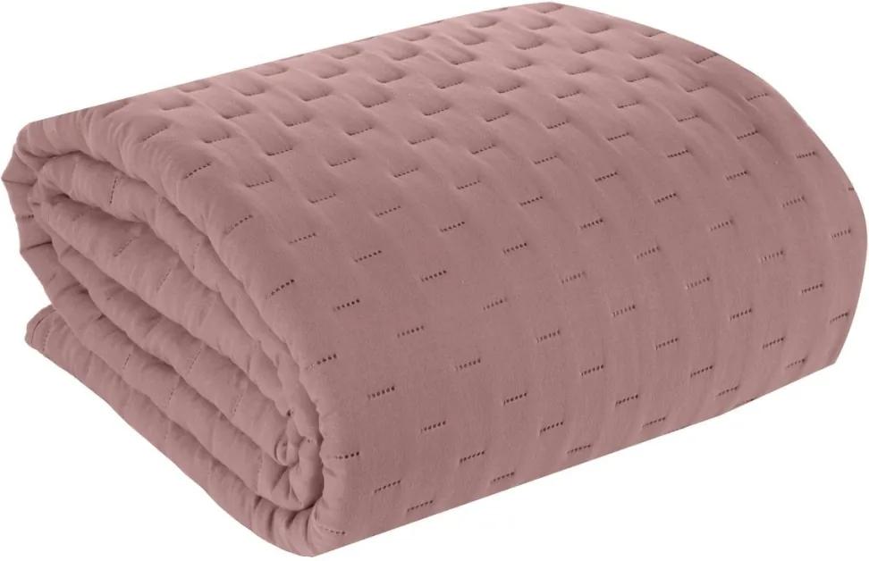 Jednofarebný ružový matný prehoz na posteľ