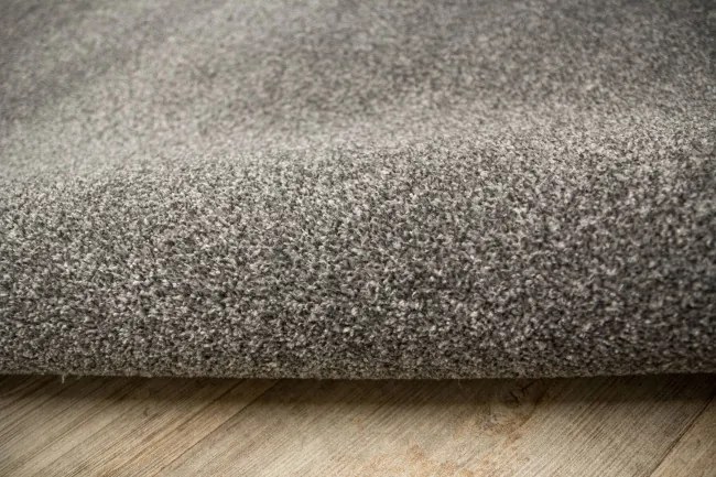 Metrážny koberec Liberty New 73 sivý