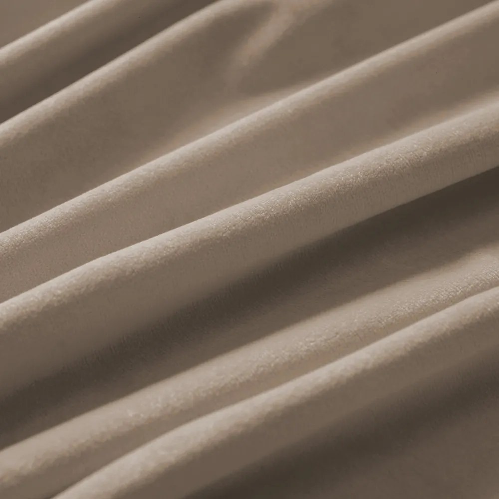 Biante Veľký zamatový štvorcový obrus Velvet Prémium SVP-042 Béžovohnedý 260x260 cm