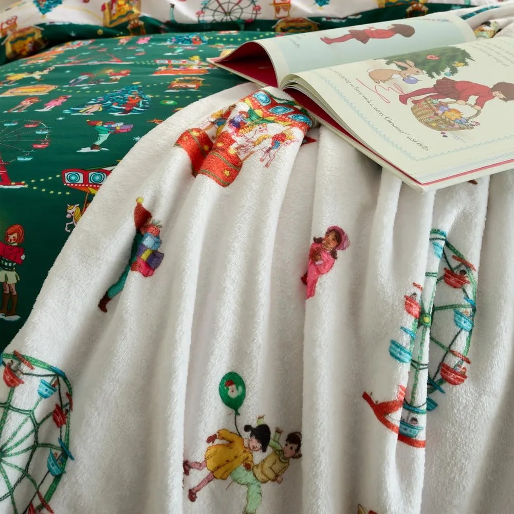 Biela detská deka z mikroplyšu 150x200 cm Christmas Fairground – Belle & Boo