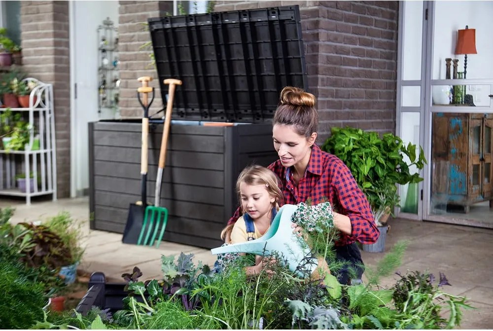 Hnedý plastový záhradný úložný box Ontario – Keter