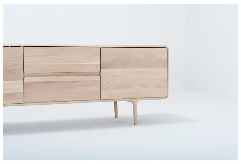 TV komoda z masívneho dubového dreva Gazzda Fawn