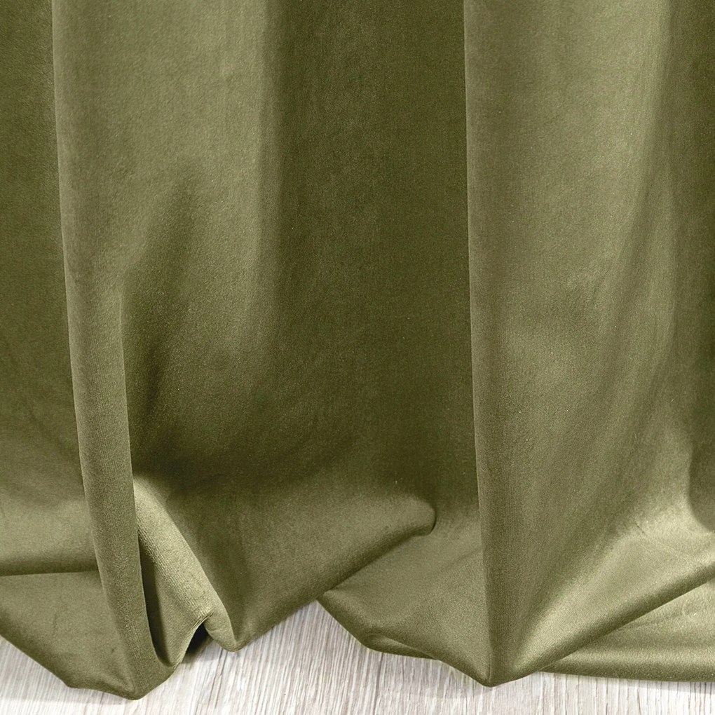 ZATEMŇOVACÍ ZÁVES NA PÁSKE RIA 140X270 CM OLIVOVÁ