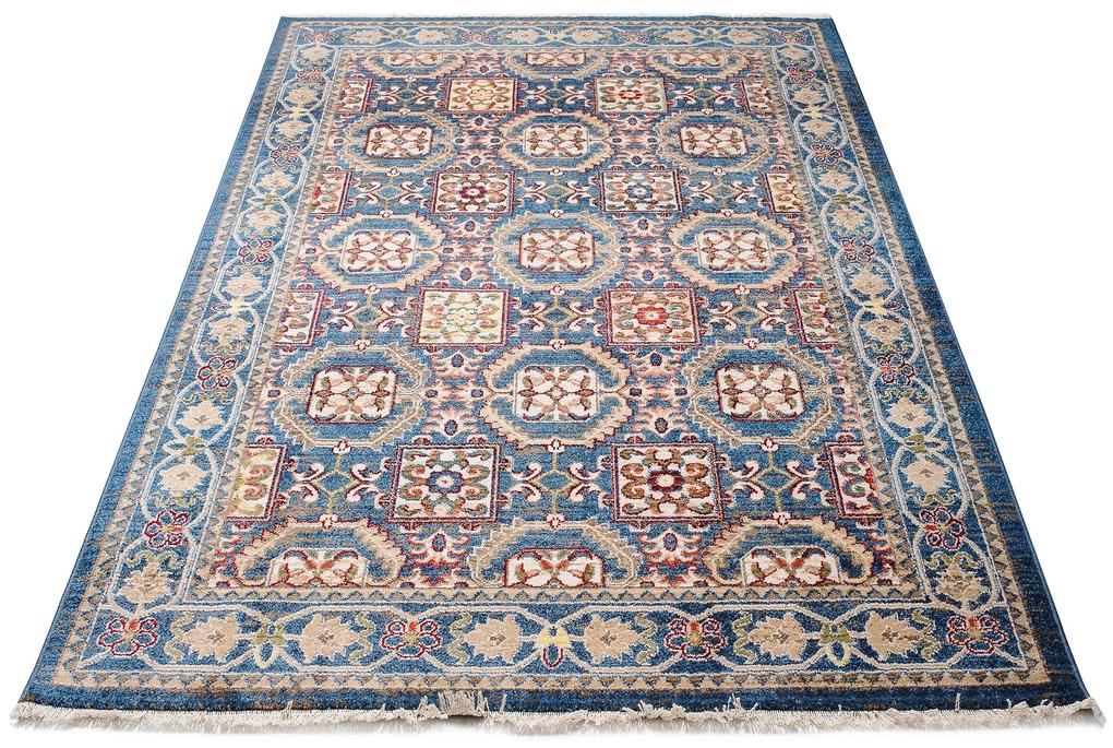 Modrý orientálny koberec v marockom štýle
