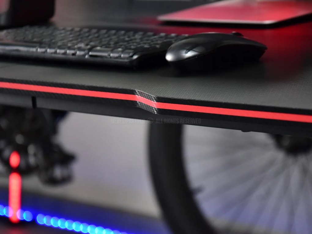 PC stolík Matts 160 (čierna). Vlastná spoľahlivá doprava až k Vám domov. 1109783