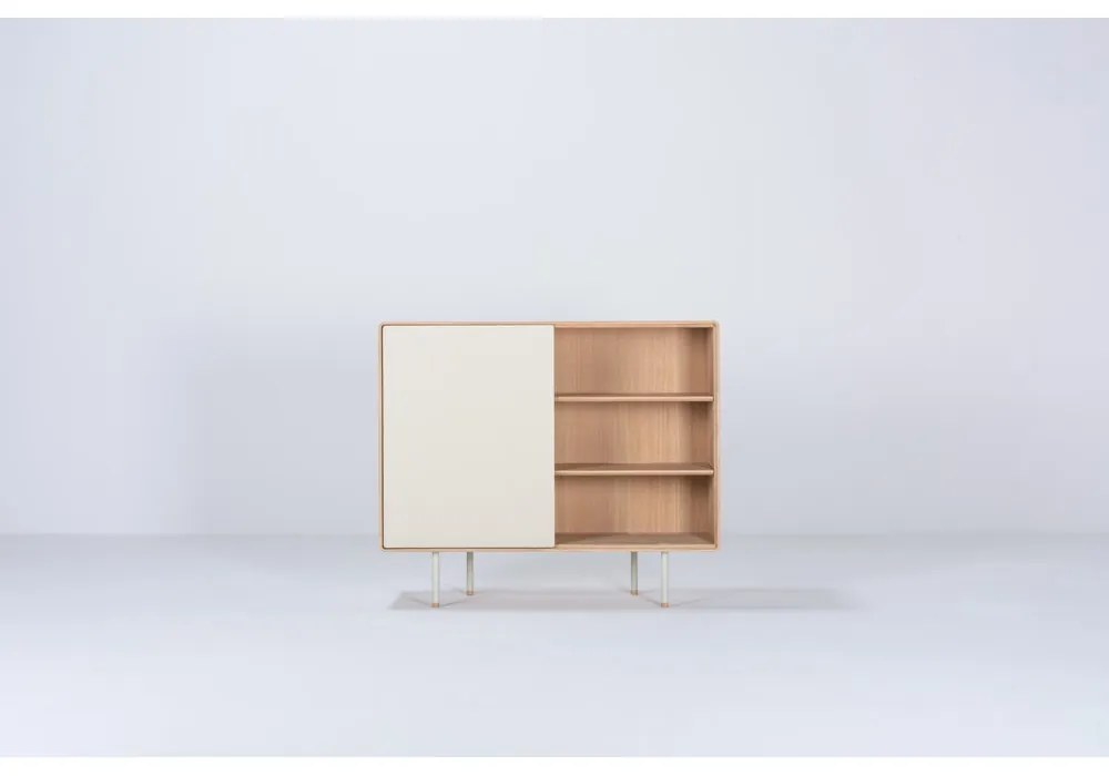 Nízka komoda z dubového dreva v bielo-prírodnej farbe 118x100 cm Fina – Gazzda