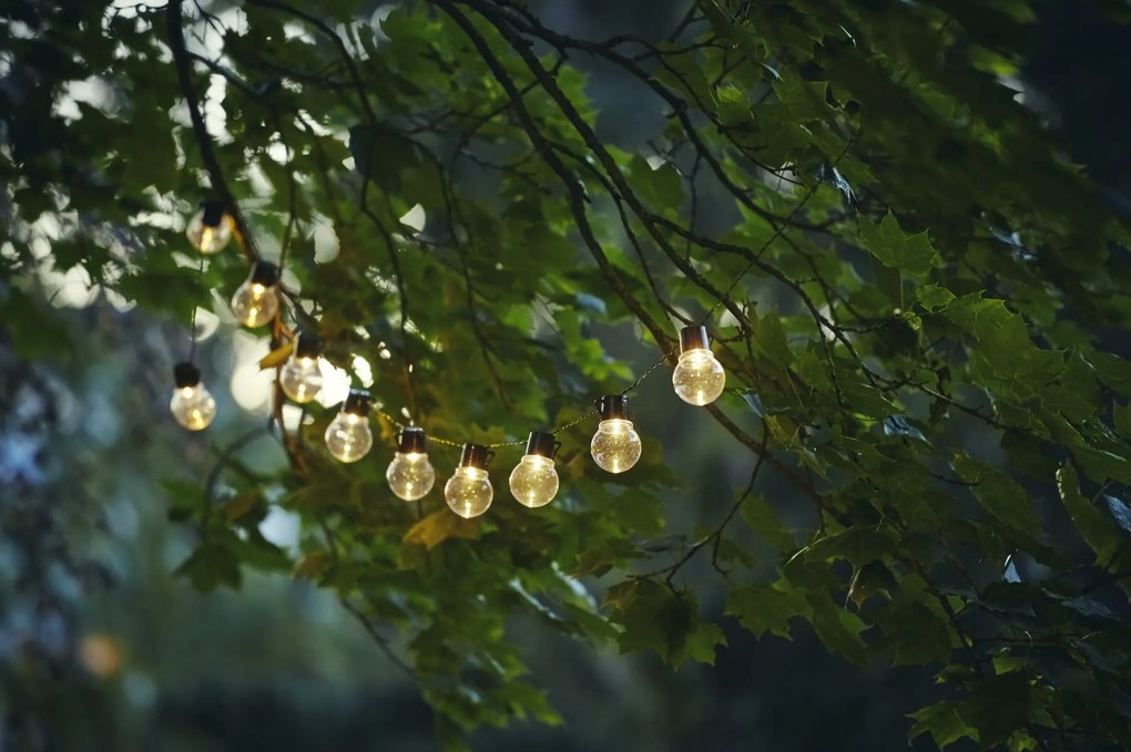 STAR TRADING Vonkajšia svetelná LED reťaz na solárne napájanie Black Partaj – 10 žiaroviek