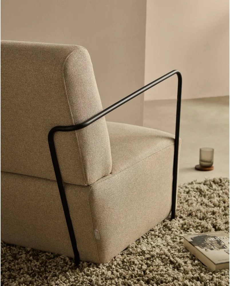 Béžové kreslo Gamer – Kave Home